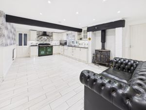 Kitchen- click for photo gallery